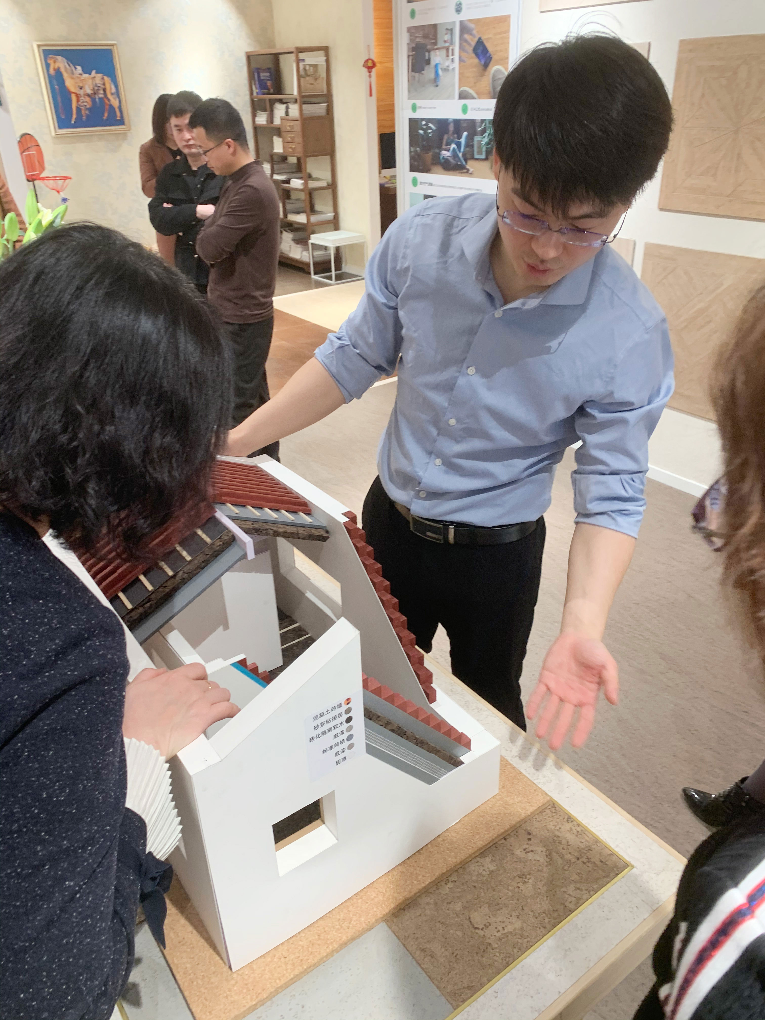 首屆新疆國際軟木文化節(jié)交流會(huì)啟動(dòng),“軟”實(shí)力硬圈粉! 18 首屆新疆國際軟木文化節(jié)交流會(huì)啟動(dòng),“軟”實(shí)力硬圈粉! 18