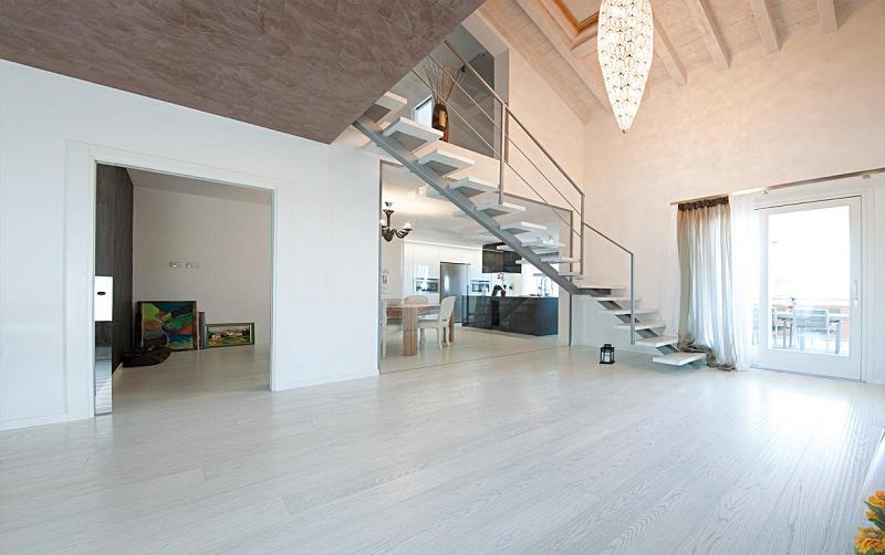 得高實(shí)木復(fù)合地板，讓家成為真正滋養(yǎng)身心的綠洲 圖片2